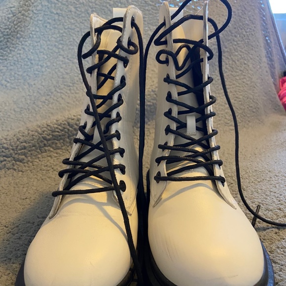 White platform combat boots - Picture 3 of 3